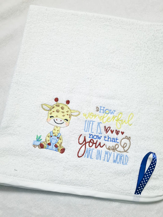 Gentle Giraffe “You Are My World” Spoegdoek (Burp Cloth)